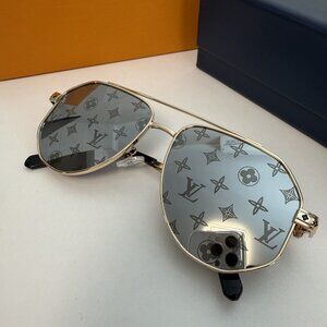 Louis Vuitton  Geometric Sunglasses with Bold Frames Unisex